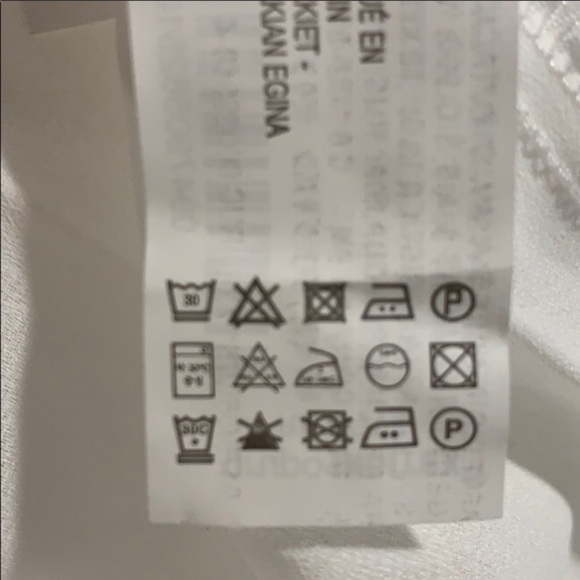 NWT. Zara White Blouse with Sides Pleats. Size M. - Picture 6 of 15